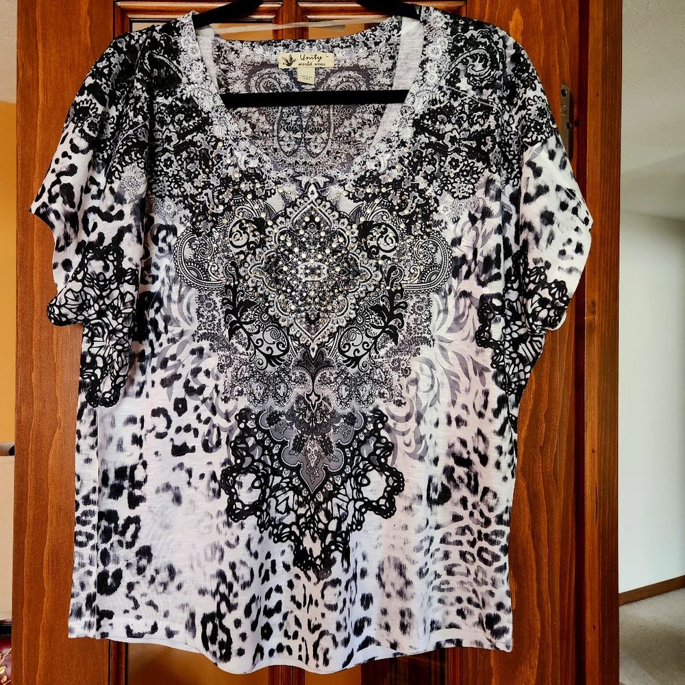 Women's Unity World Wear Top - Size L  NWT